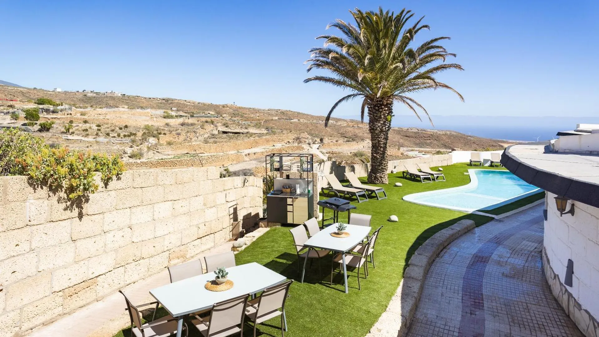 Апартаменты Apartamentos Y Estudios Oasis Tenerife Rentals Con Piscina Climatizada Y Cocina Exterior Эль-Драгито