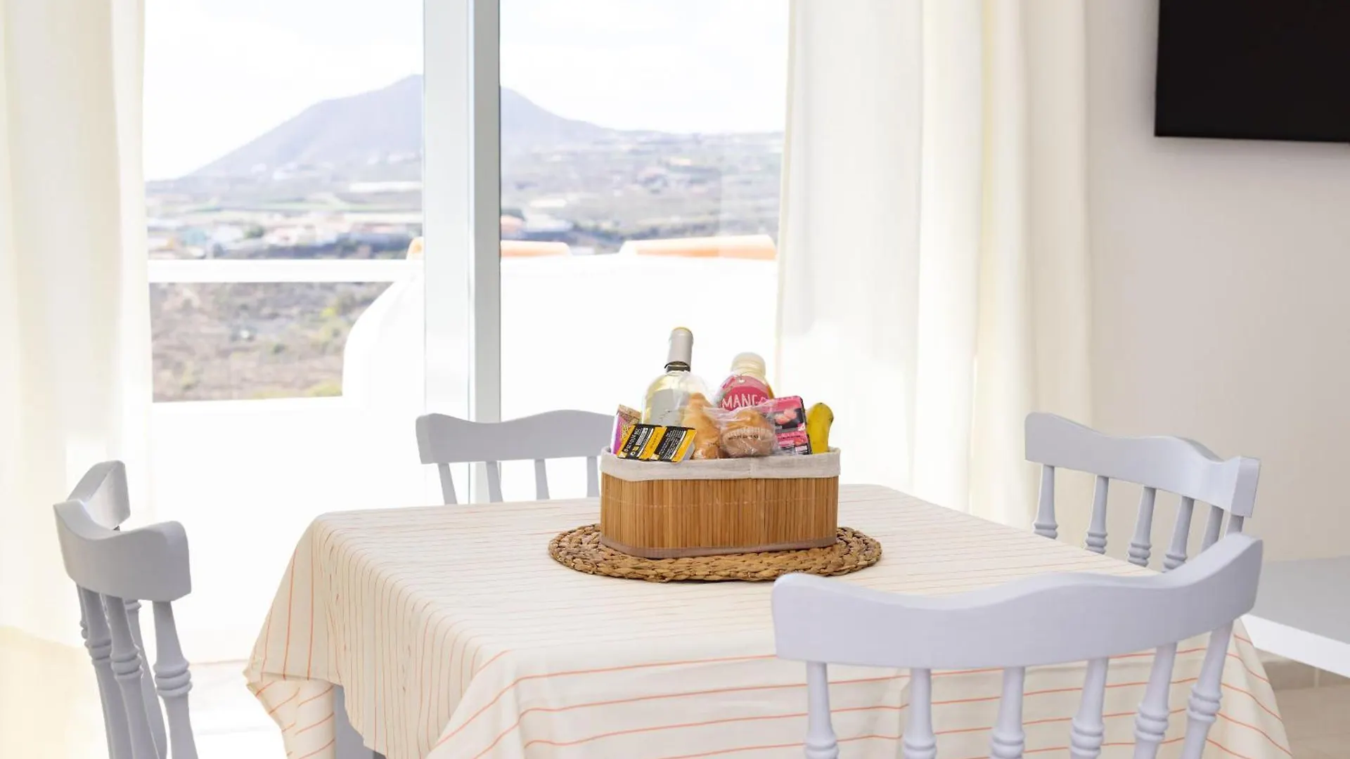 Apartamentos Y Estudios Oasis Tenerife Rentals Con Piscina Climatizada Y Cocina Exterior Эль-Драгито Испания