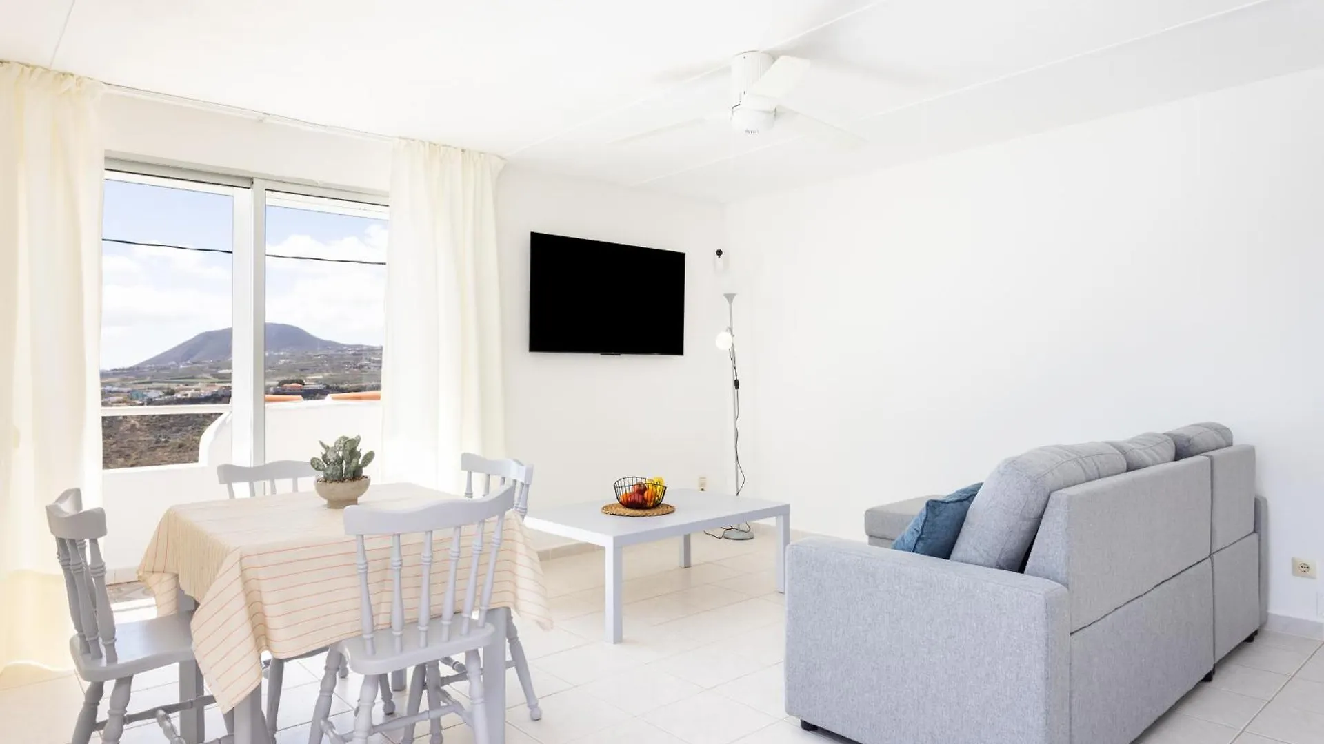 Apartamentos Y Estudios Oasis Tenerife Rentals Con Piscina Climatizada Y Cocina Exterior Эль-Драгито Испания