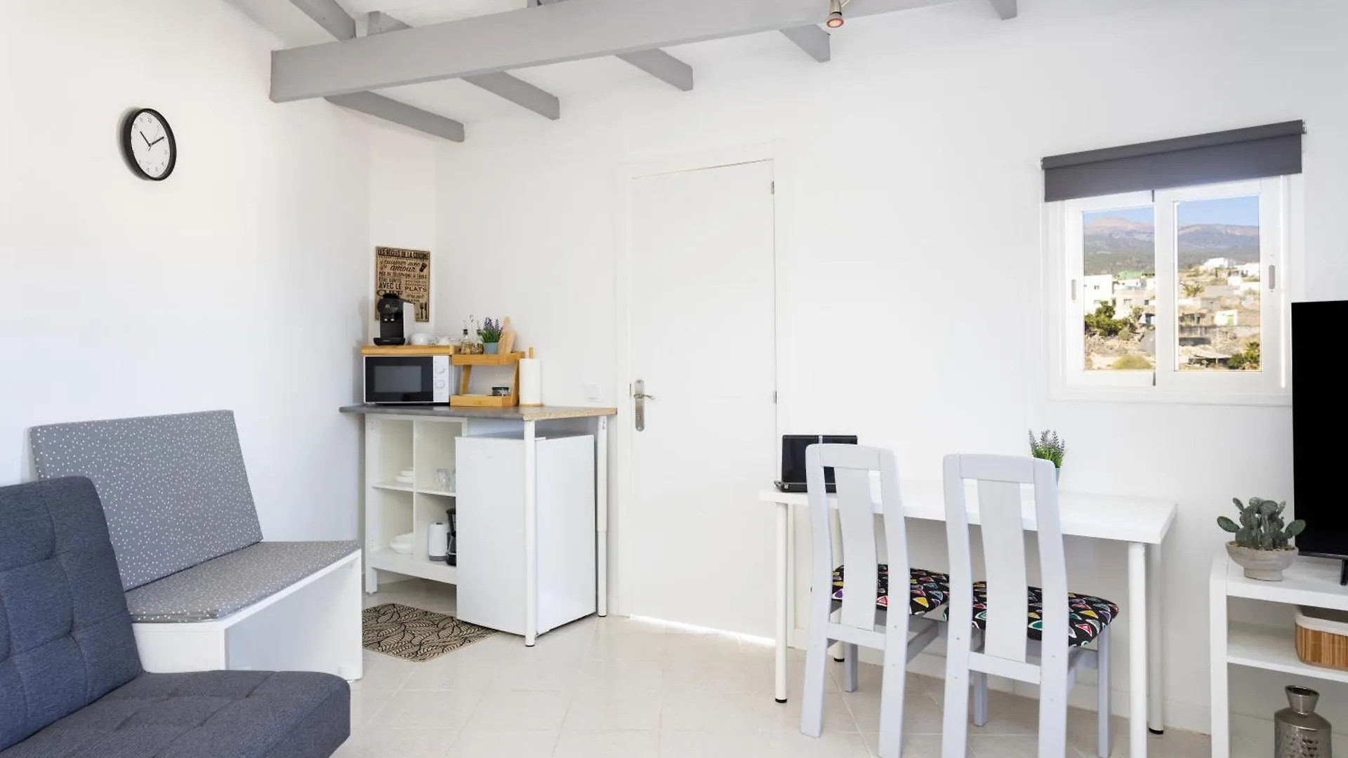 Apartment Apartamentos Y Estudios Oasis Tenerife Rentals Con Piscina Climatizada Y Cocina Exterior El Draguito