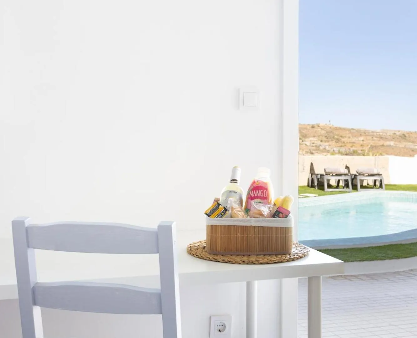Apartamentos Y Estudios Oasis Tenerife Rentals Con Piscina Climatizada Y Cocina Exterior El Draguito Apartment