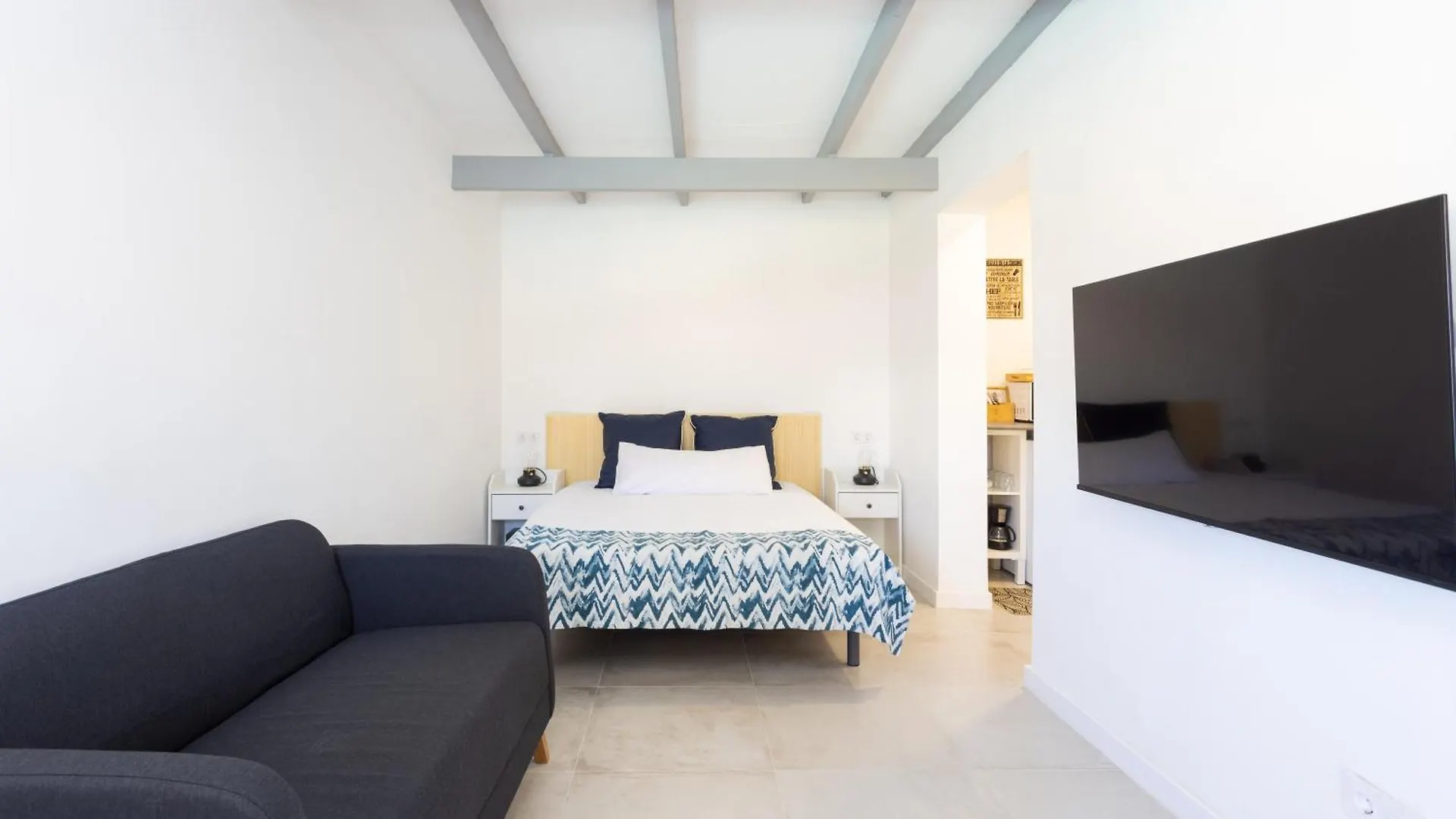 Apartamentos Y Estudios Oasis Tenerife Rentals Con Piscina Climatizada Y Cocina Exterior El Draguito 0*,