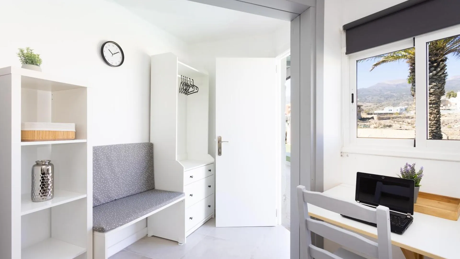 Apartamentos Y Estudios Oasis Tenerife Rentals Con Piscina Climatizada Y Cocina Exterior El Draguito Apartment