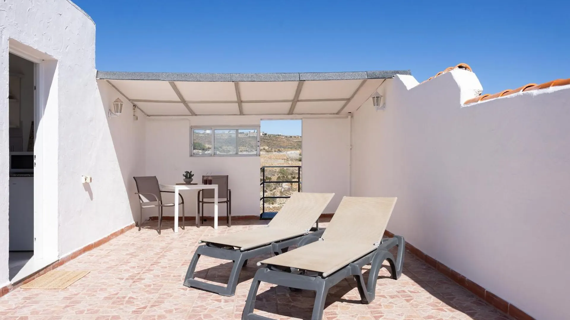Apartamentos Y Estudios Oasis Tenerife Rentals Con Piscina Climatizada Y Cocina Exterior El Draguito Apartment